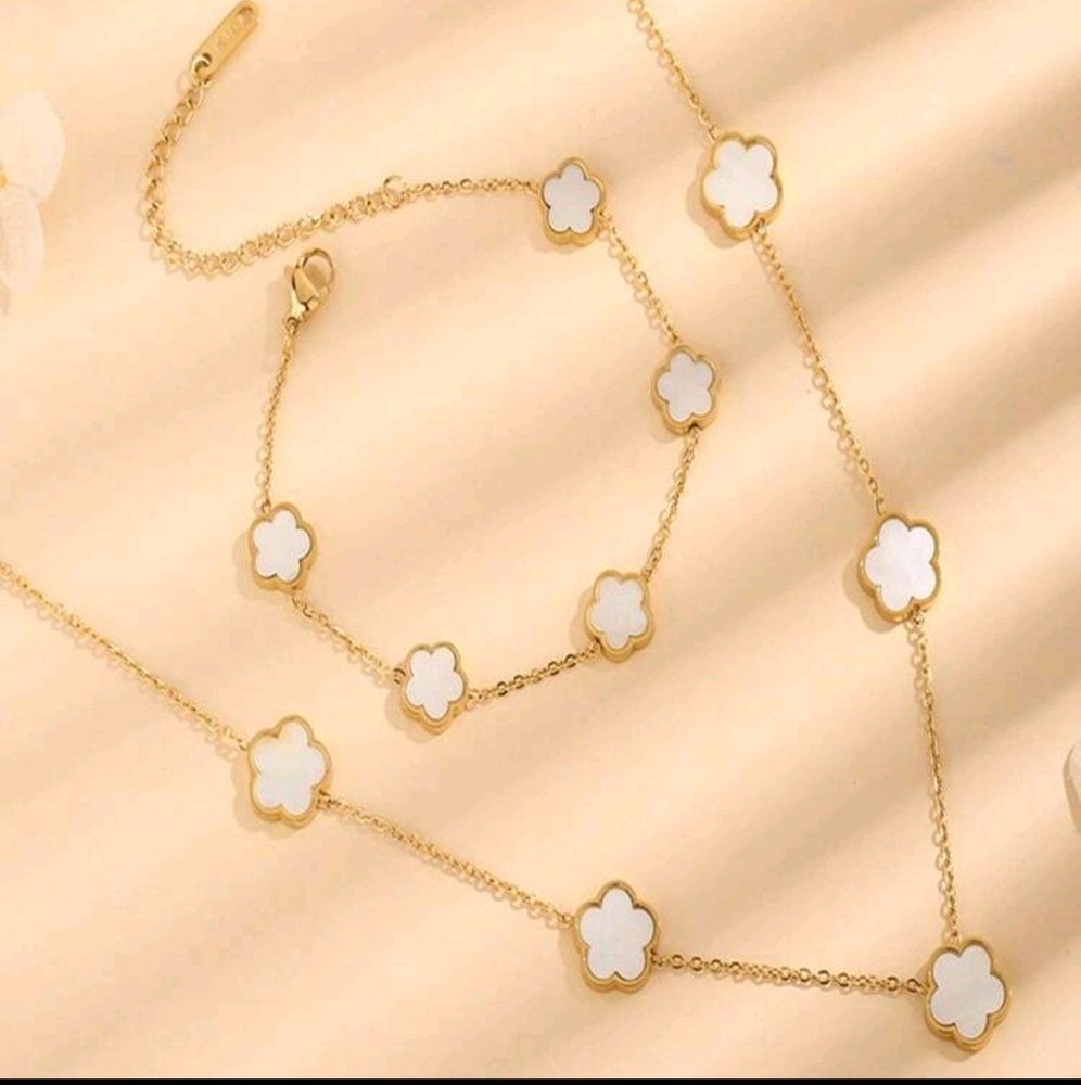 1set Lightweight & Exquisite Titanium Steel Bracelet & Cowry Shell Necklace